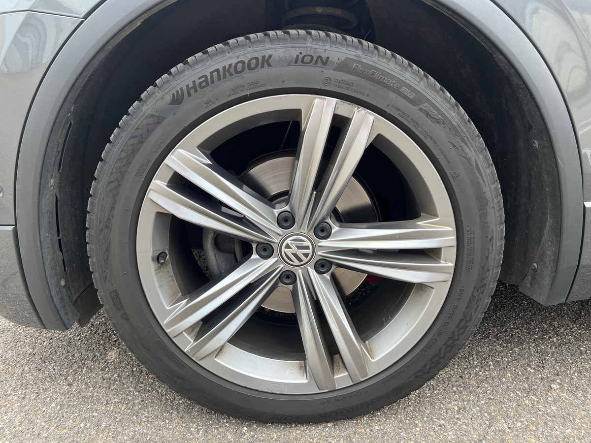 Volkswagen Tiguan 2.0 TDI 150ch DSG7 CARAT R-LINE , Suivi complet, Toit ouvrant, I-Cockpit
