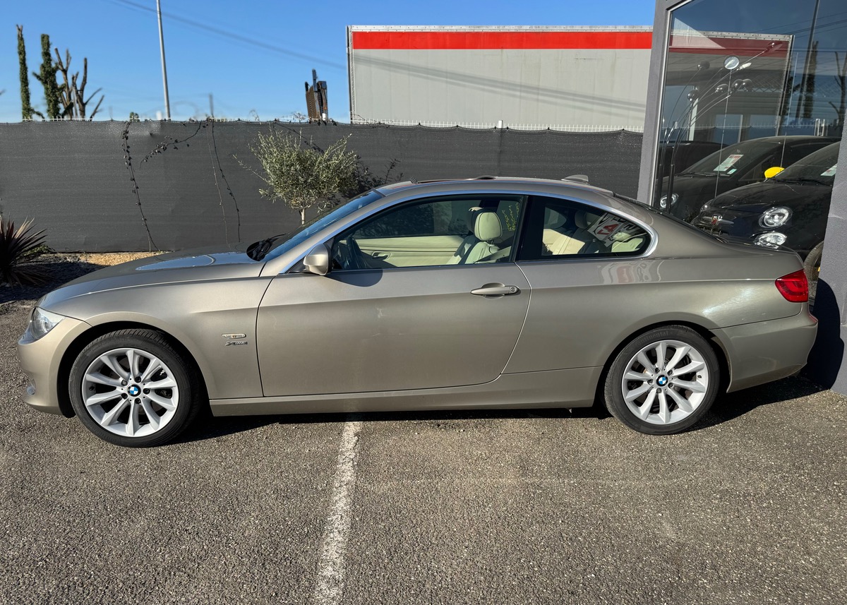 Bmw 330 (E92) (2) COUPE 330I 272 LUXE