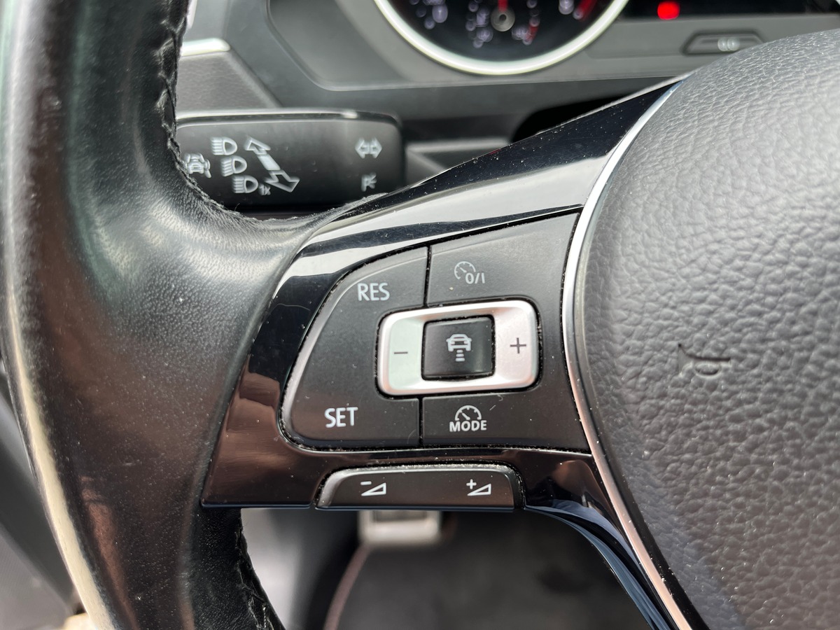 Volkswagen Tiguan 1.4 TSI 125ch SOUND, SUIVI COMPLET VW, ATTELAGE, REG ADAPTATIF, RADAR
