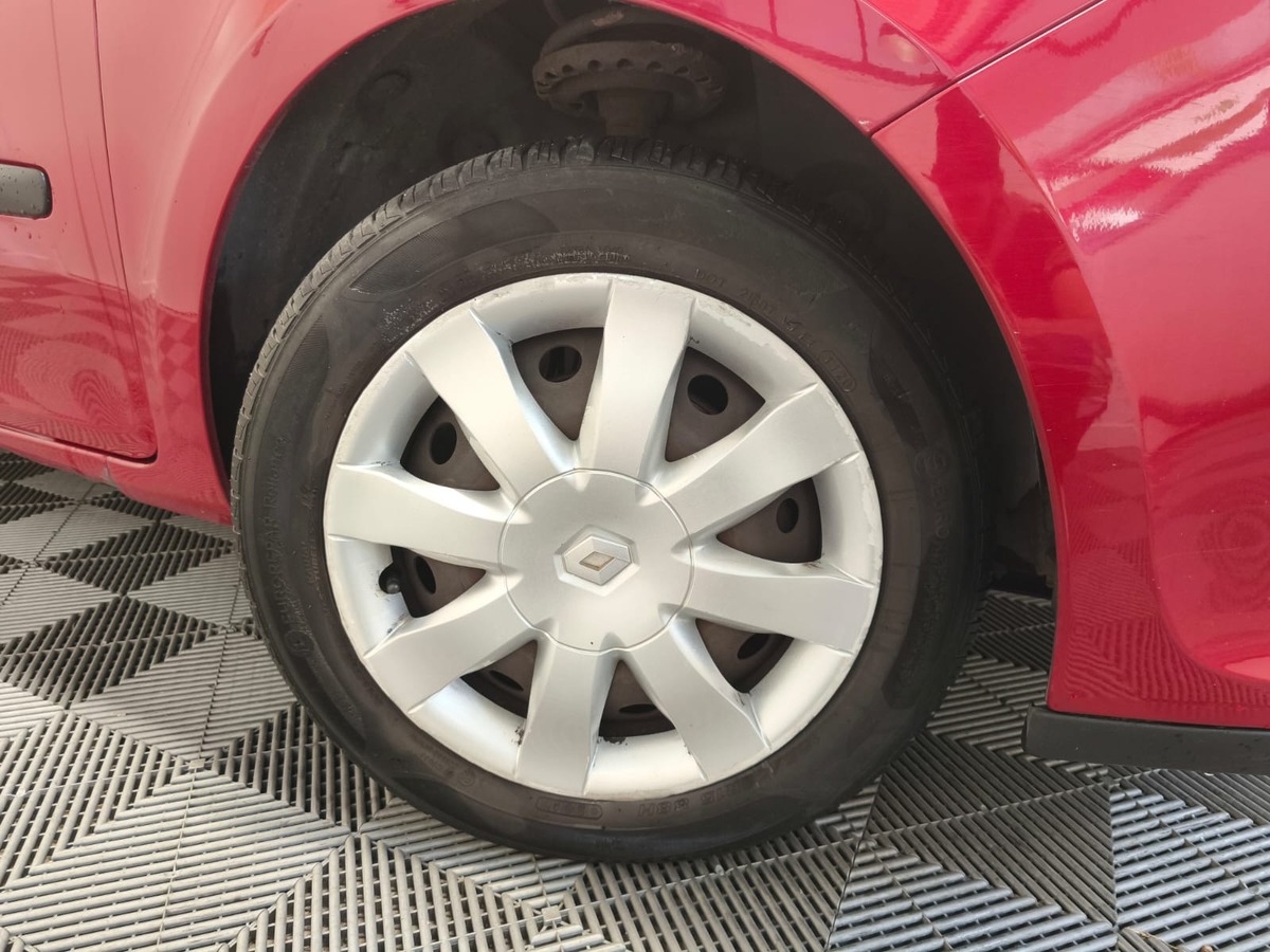 RENAULT Clio 1.5 DCI - Garantie 3 mois-