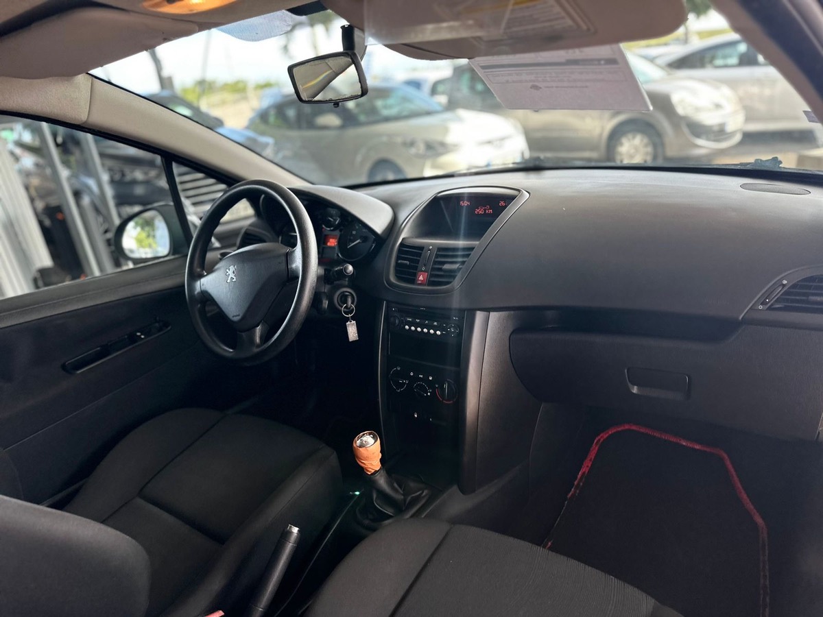 Peugeot 207 1.4 hdi  X SPORT AUTO