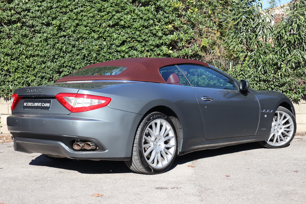 Maserati GranCabrio 4.7 V8 440 cv  - Sort d'entretien  - BVA