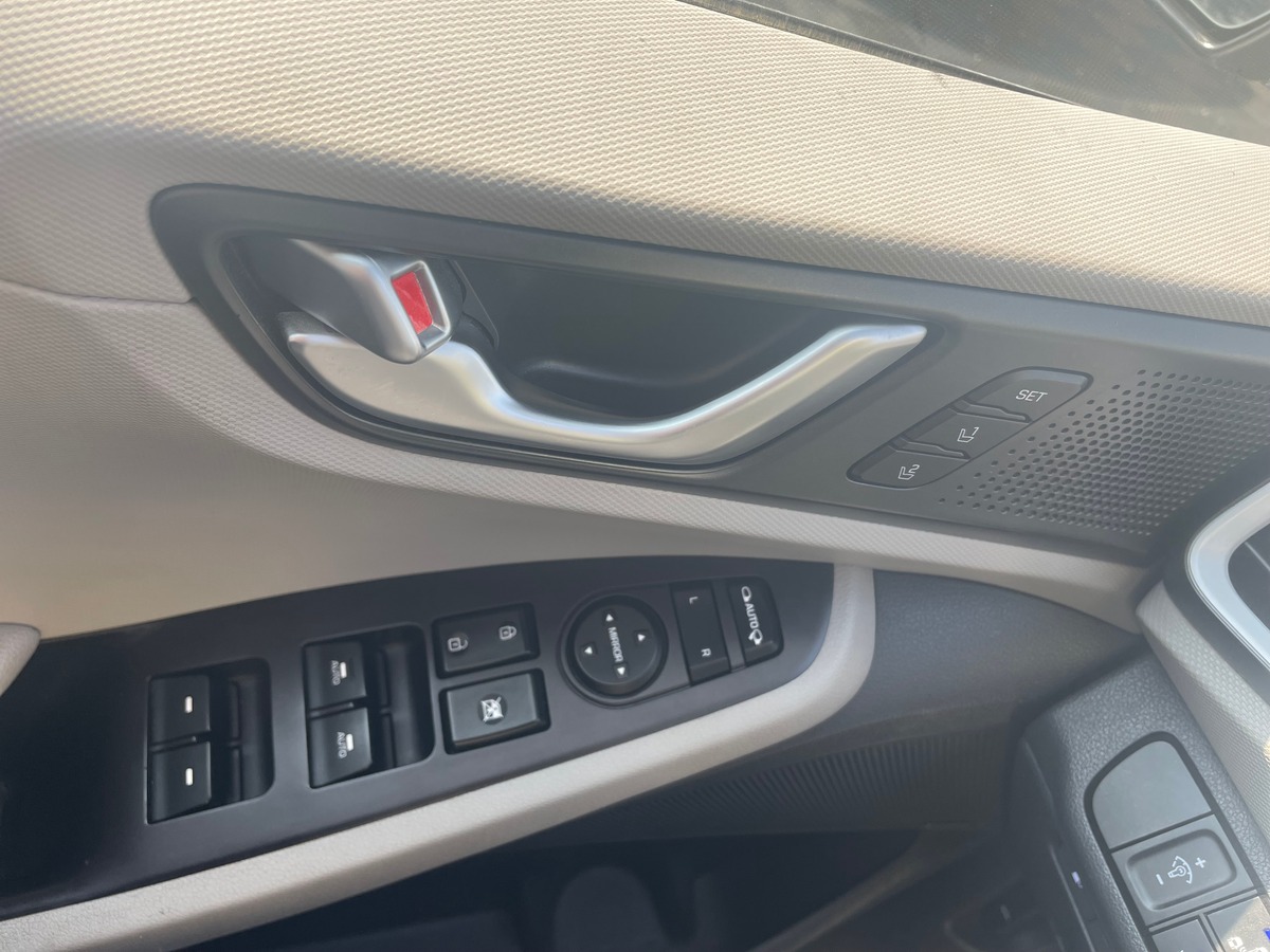 Hyundai Ioniq hyb 141cv CARPLAY - SIEGE CHAUFFANT/REFROIDISANT - CLIMATISATION AUTO -CAMERA DE RECUL