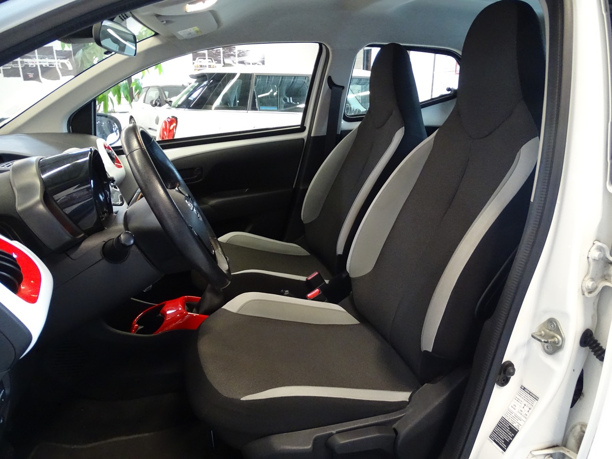Toyota Aygo II 1.0 VVT-I 69 Ch X-PLAY 5P ( Caméra de recul / Régulateur / Clim )
