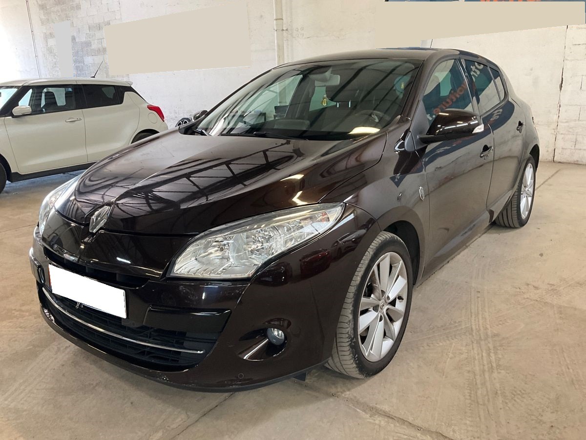 RENAULT Megane III 2.0 dCi 150 XV de France Boite Automatique
