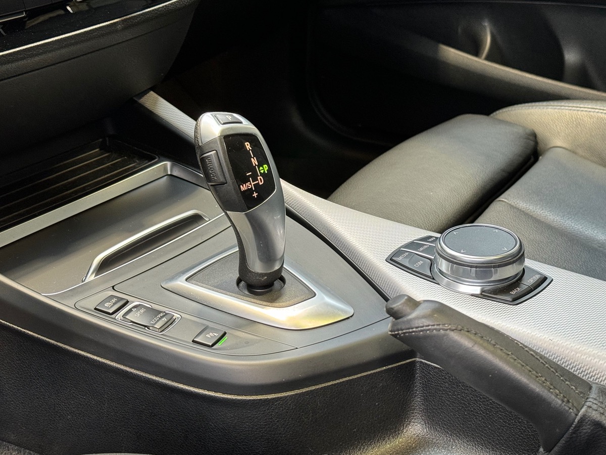 Bmw 118 D M SPORT ULTIMATE 150CV BVA SERIE 1 (F20) 5P TOIT OUVRANT