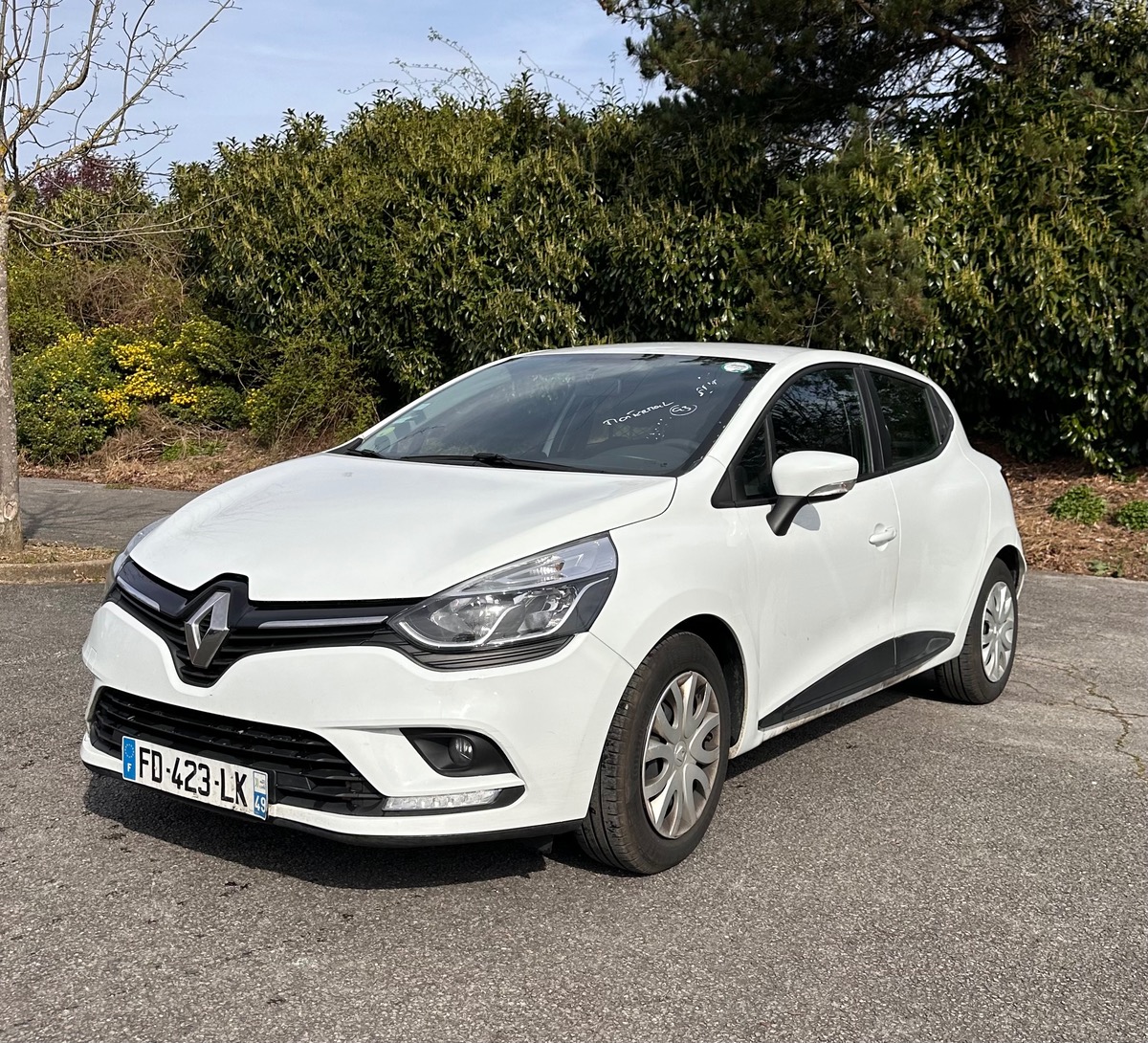 Renault Clio 4 / 1er main / garantie 3 mois /90 cv