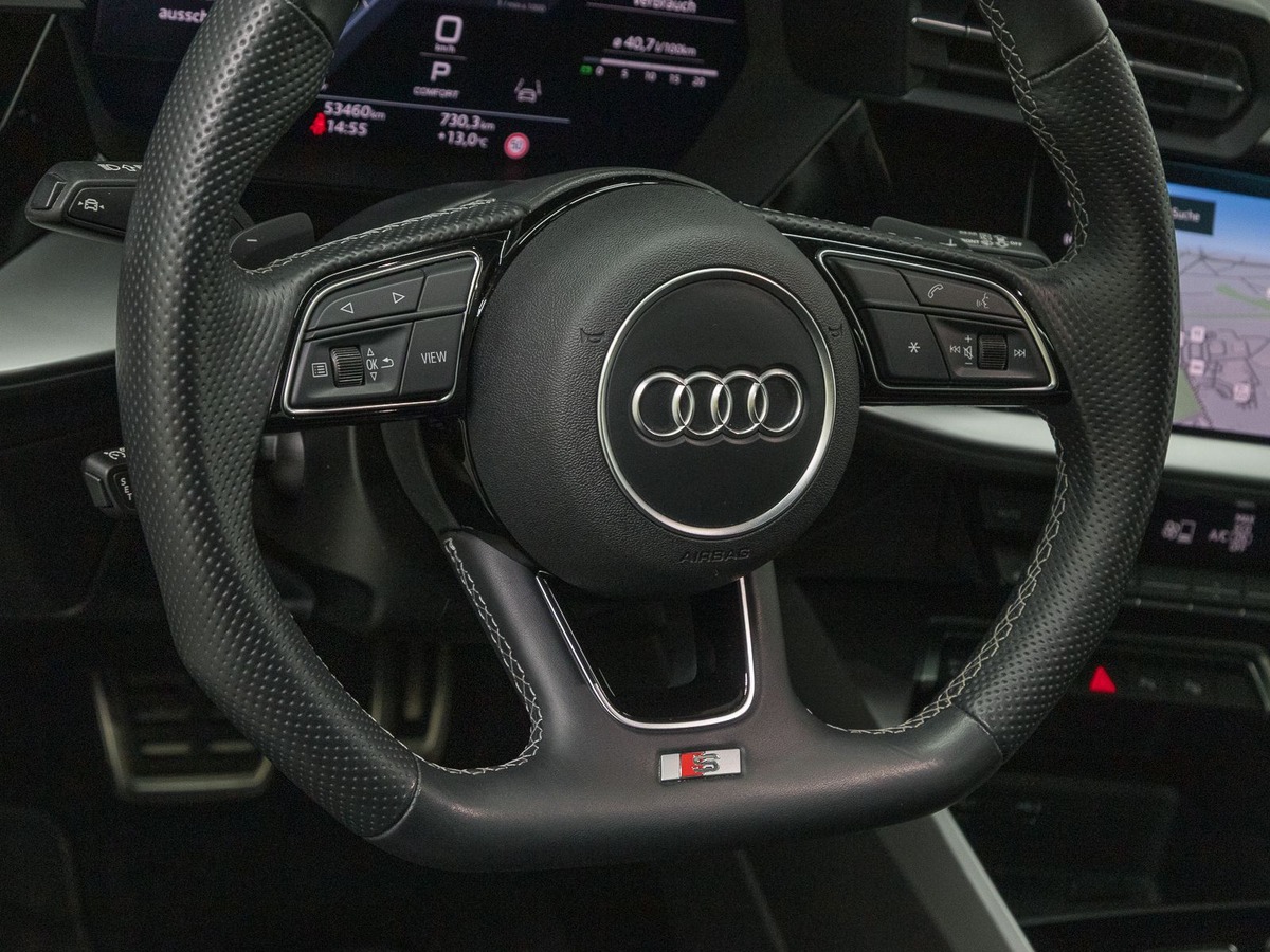 Audi A3 Sportback IV 40 TDI 200ch S line quatro gris daytona