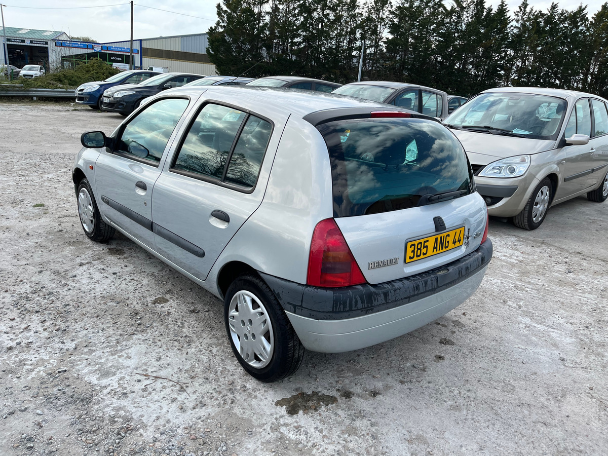 RENAULT Clio 1.4i 16v 98 ch  105431km