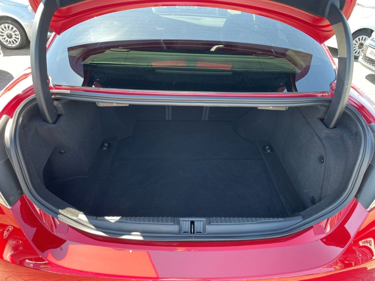 Alfa Romeo Giulia 2.0T 280ch Competizione Q4 AT8 Toit ouvrant Harman-Kardon
