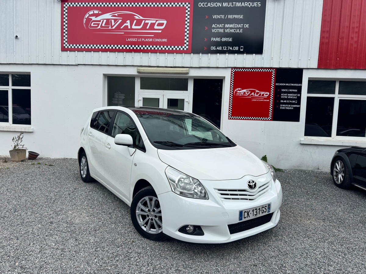 Toyota Verso 2.0t d4d 7 places toit ouvrant