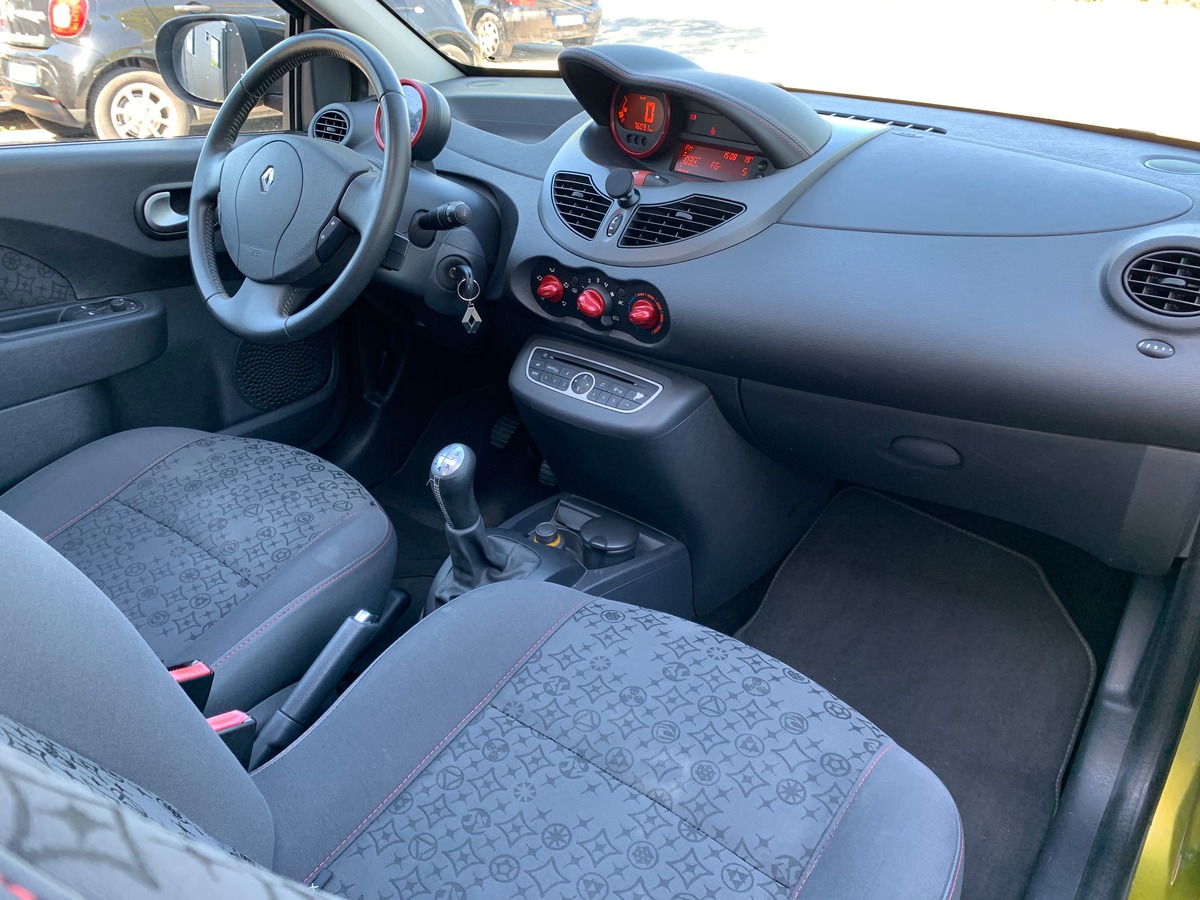 RENAULT Twingo 2 1.5 DCI 65 RIP CURL TO RÉGUL d