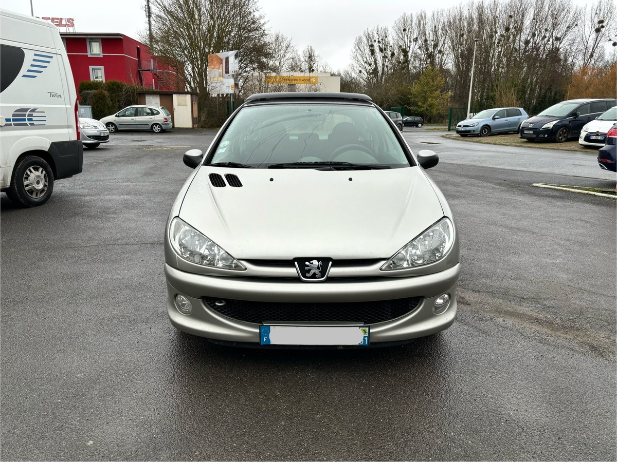 Peugeot 206 1.4 i 90ch Finition Trendy/ Toit-ouvrant/ Carnet d