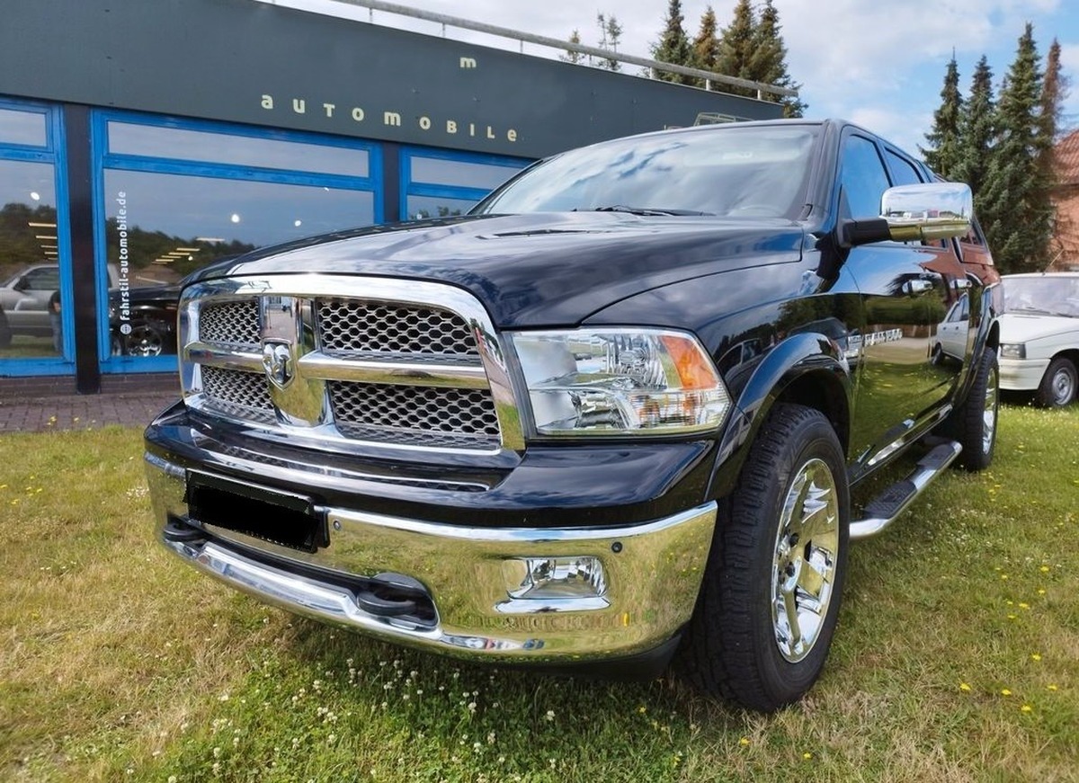 Dodge RAM 1500 5,7 V8/Cabine multiplace/Laramie.