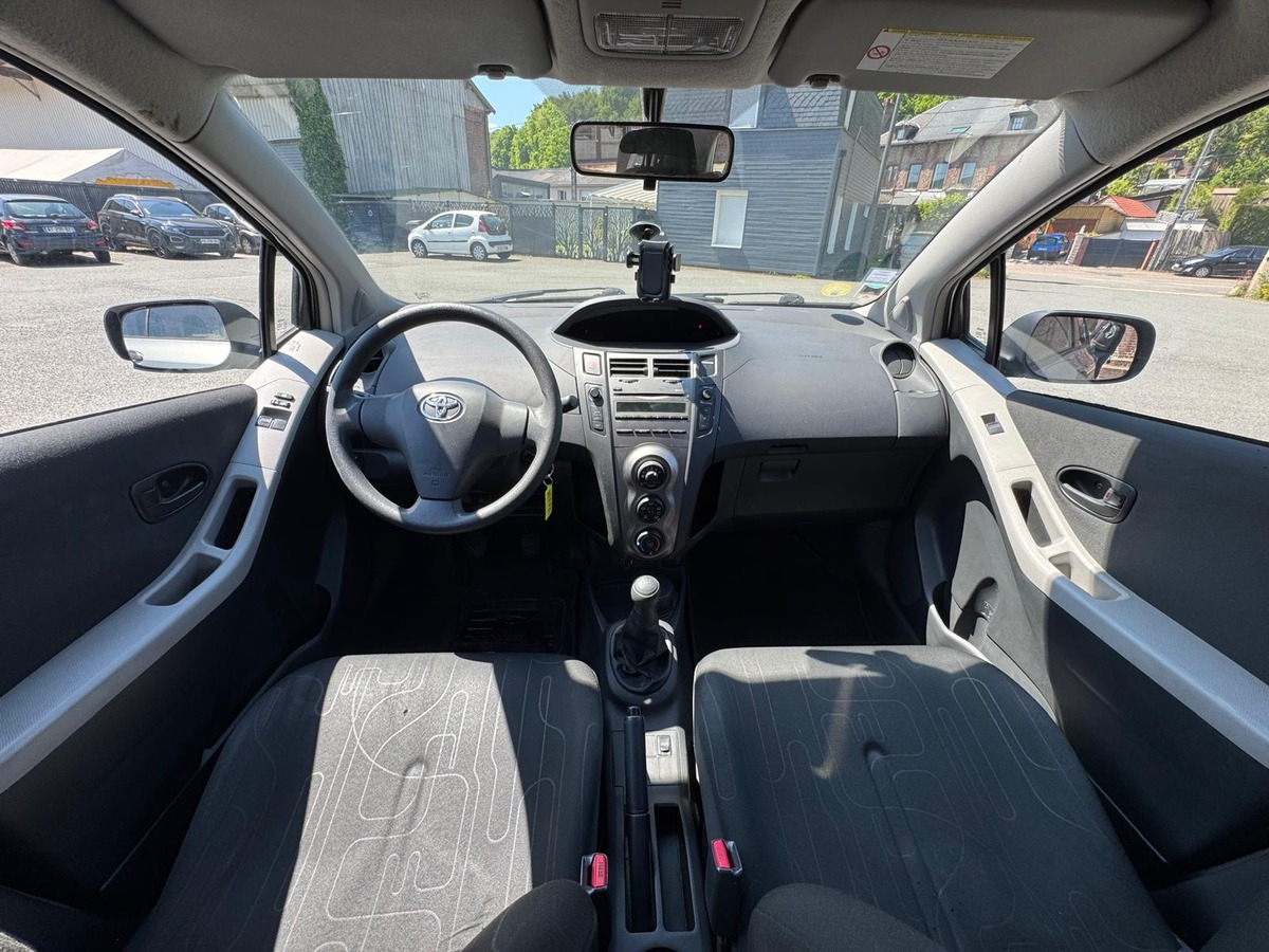 Toyota Yaris 2 France 5 portes 1.0 VVTi 68 cv