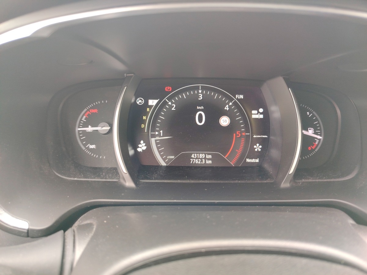 RENAULT Talisman Estate 2.0 dci 200 initiale Paris seulement 43500 kms . 2 eme Main
