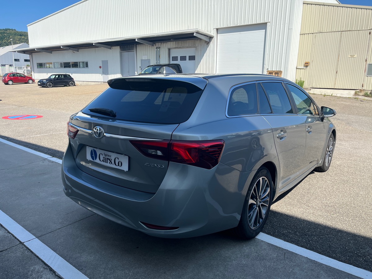 Toyota Avensis Break Touring Sports 2.0L 143cv D-4D, Suivi Complet  TOYOTA, Toit Pano, Sièges chauff