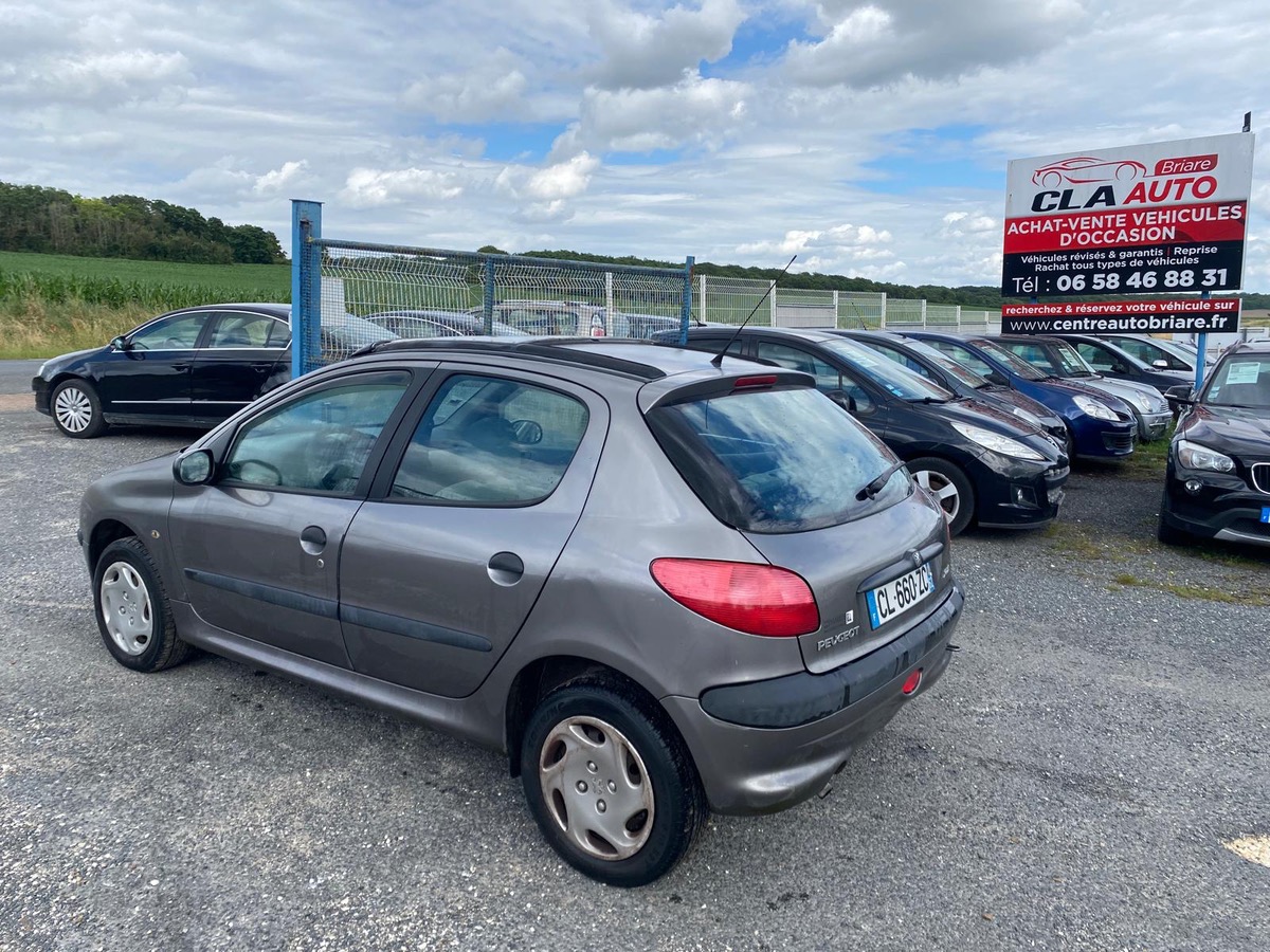 Peugeot 206 1.9d 70cv 145001kms petit prix  faible km