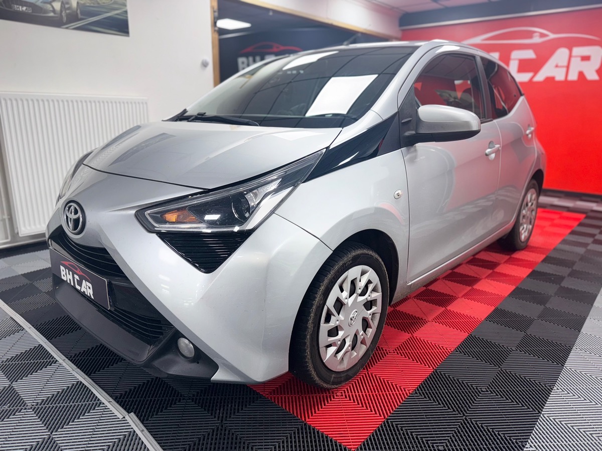 Image: Toyota Aygo Pro Boîte automatique 1.0 VVT-i x-play x-app