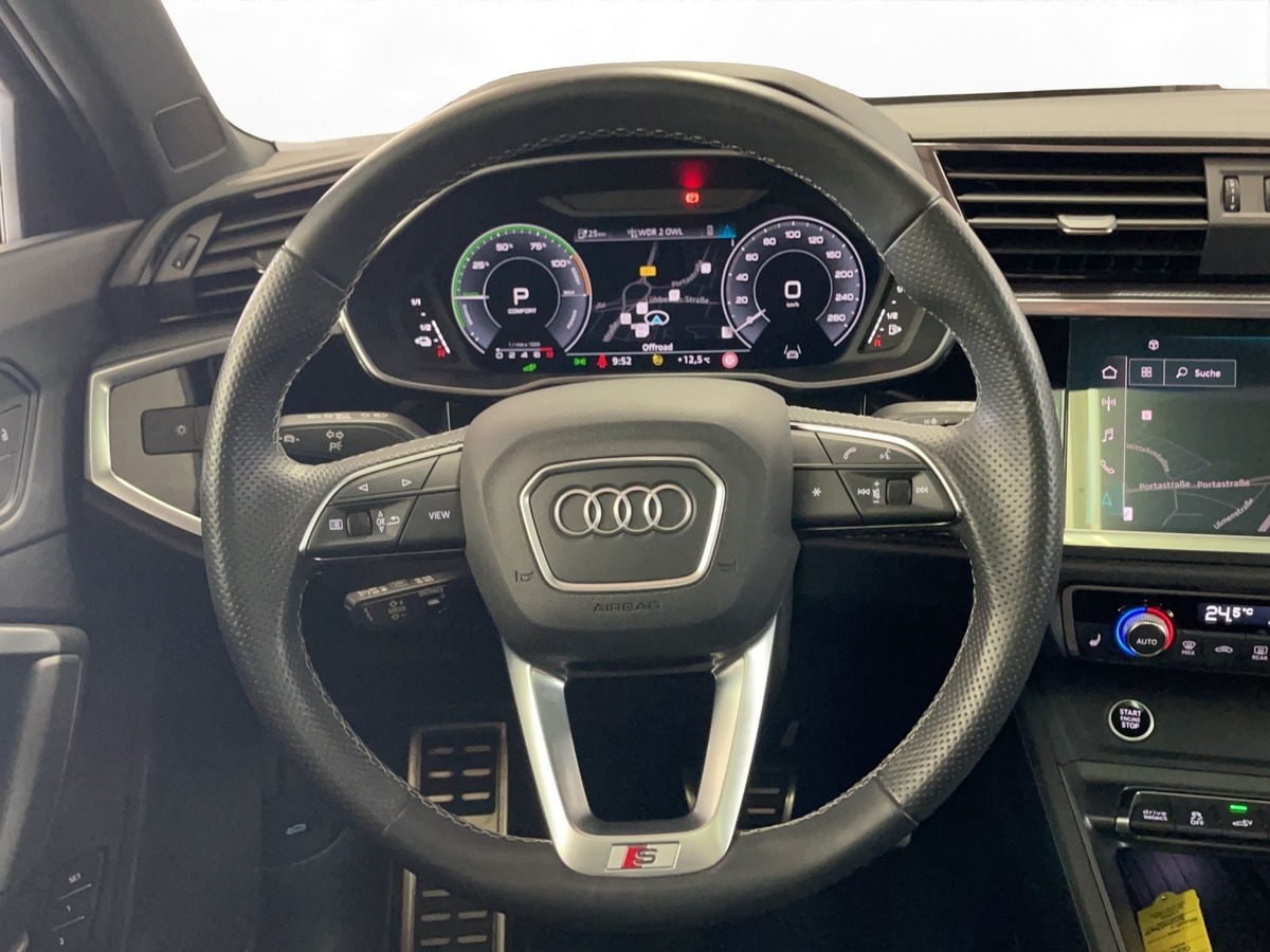 Audi Q3 Sportback II 45 TFSI e 245ch S line S tronic 6/Toit ouvrant/Attelage/Clé confort