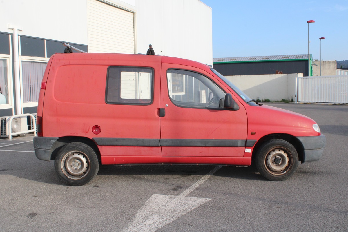 Peugeot Partner Camionnette 1.1 60cv - VENTE A MARCHAND SANS GARANTIE