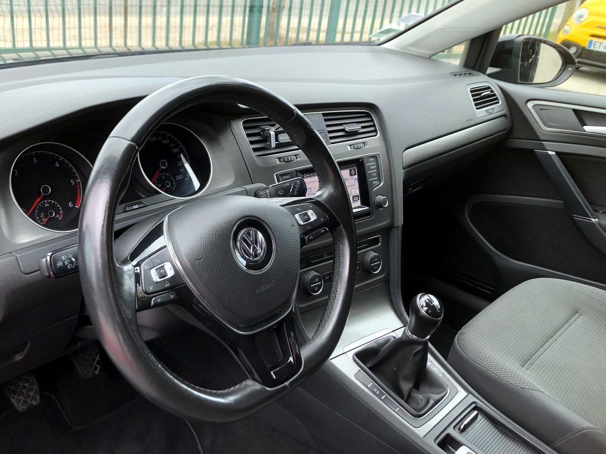 Volkswagen Golf VII 7 1.6 TDI 105 CONFORT BUSINESS