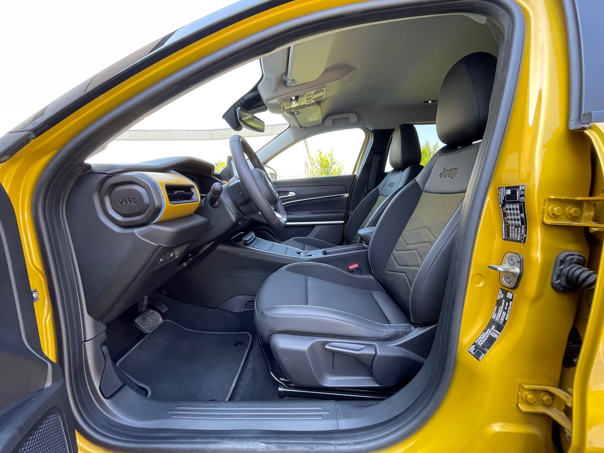 Jeep Avenger First Edition 155 4X2