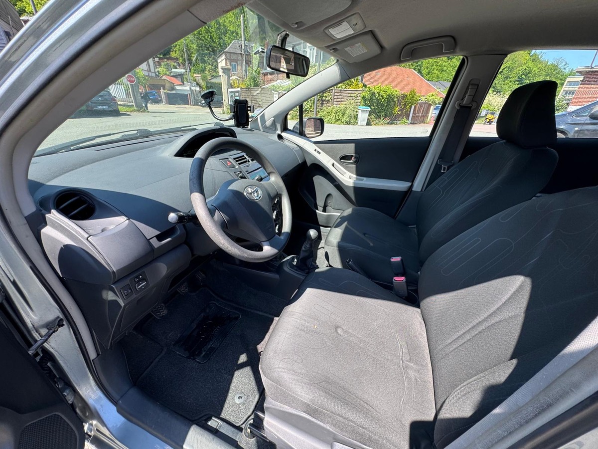 Toyota Yaris 2 France 5 portes 1.0 VVTi 68 cv