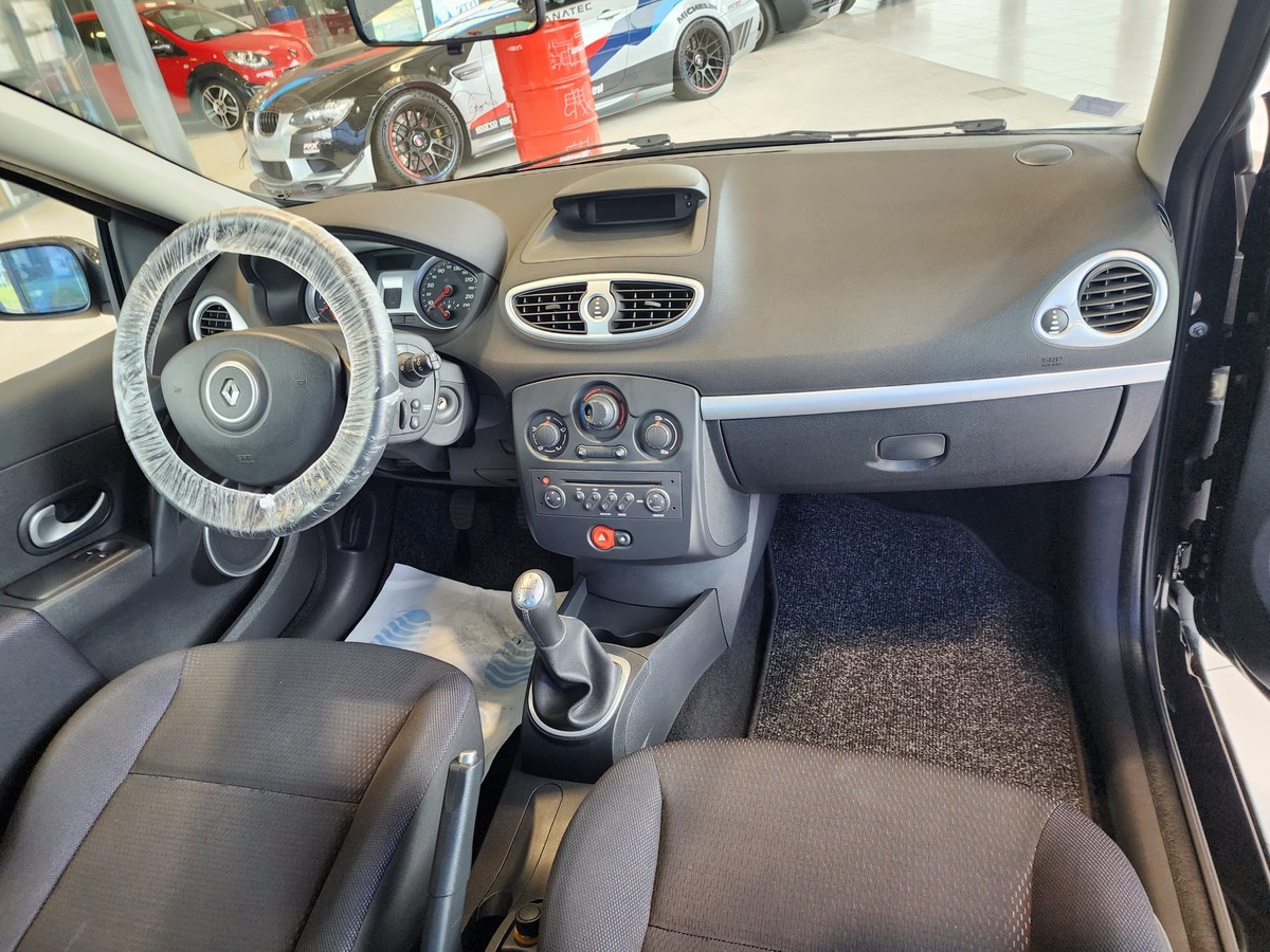 RENAULT Clio III 1.2L 100CV
