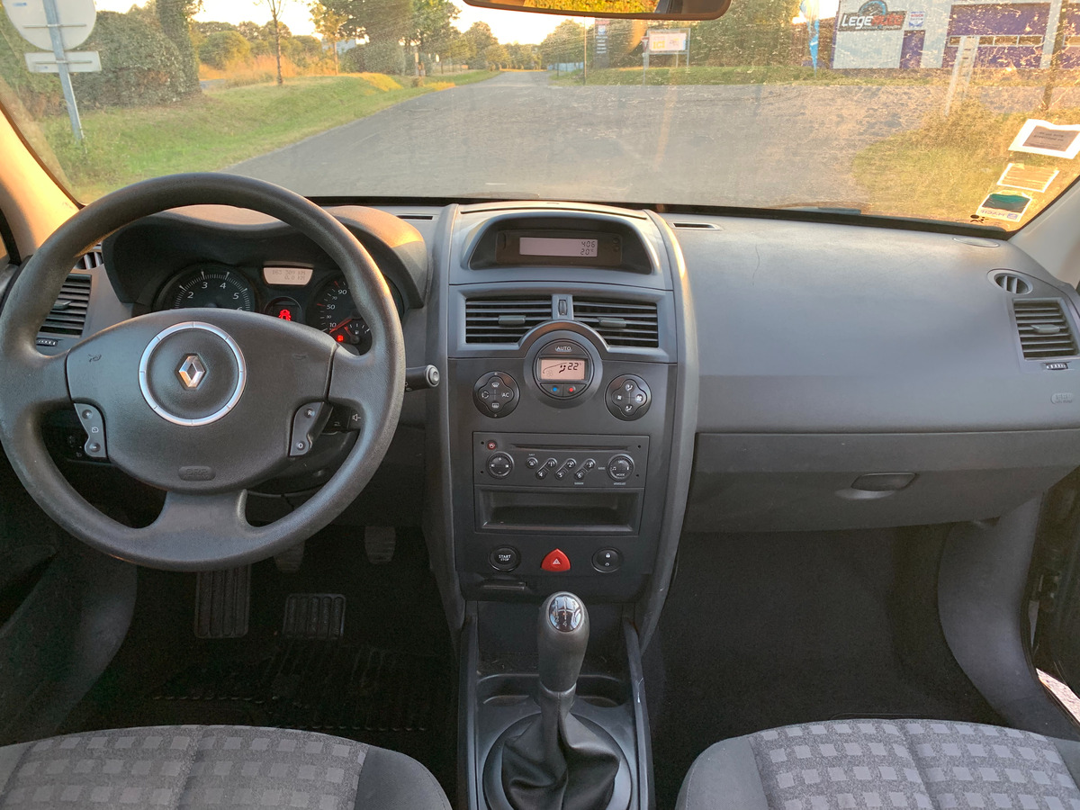 RENAULT Megane mégane 1.6i 16v - 110CV 163108KM