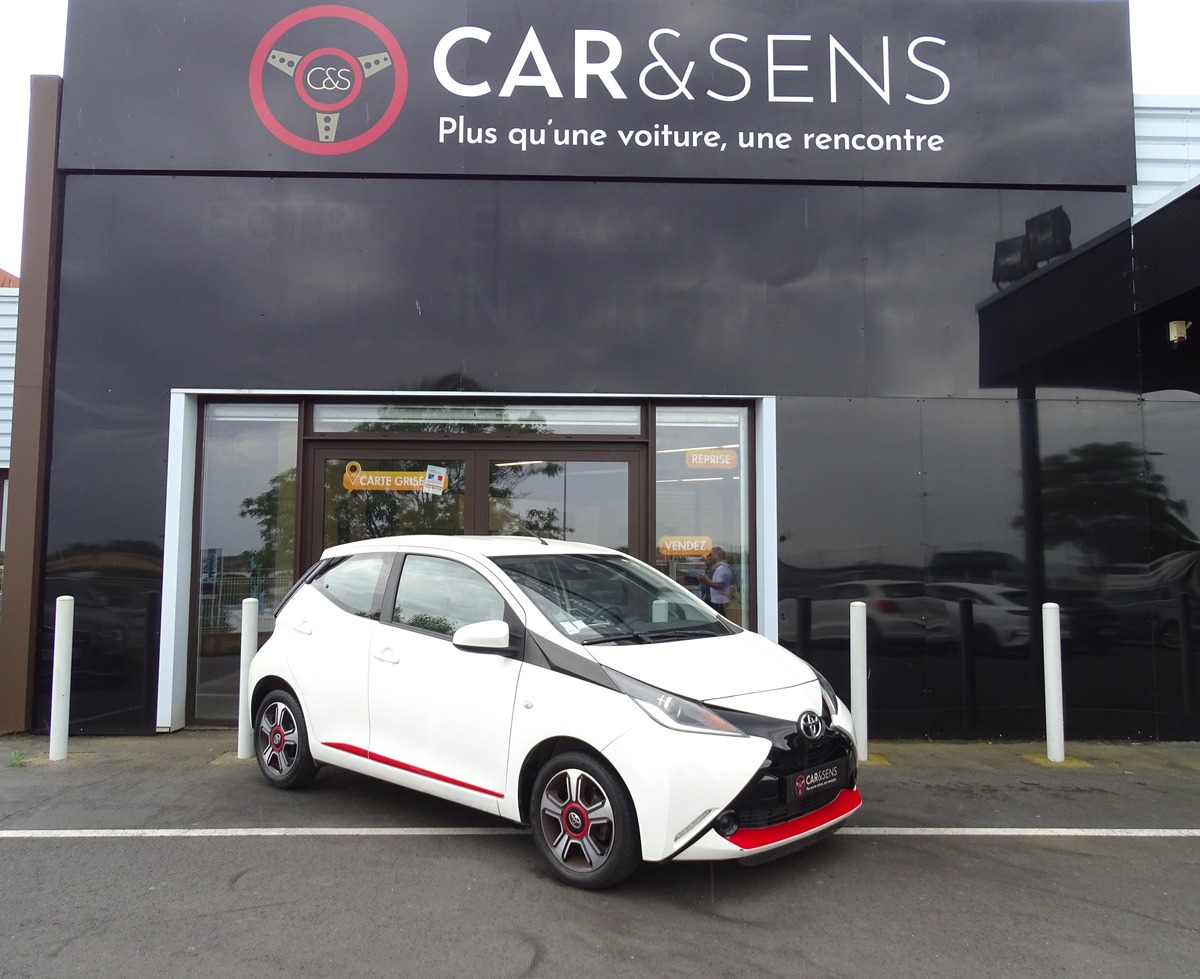 Toyota Aygo II 1.0 VVT-I 69 Ch X-PLAY 5P ( Caméra de recul / Régulateur / Clim )