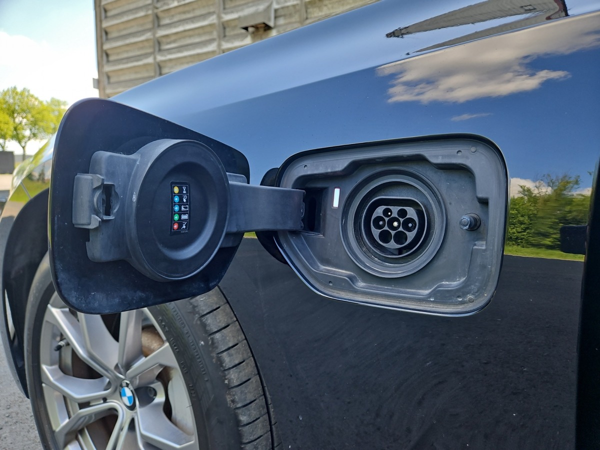 Bmw Série 3 330E SPORTLINE - GARANTIE 12 MOIS