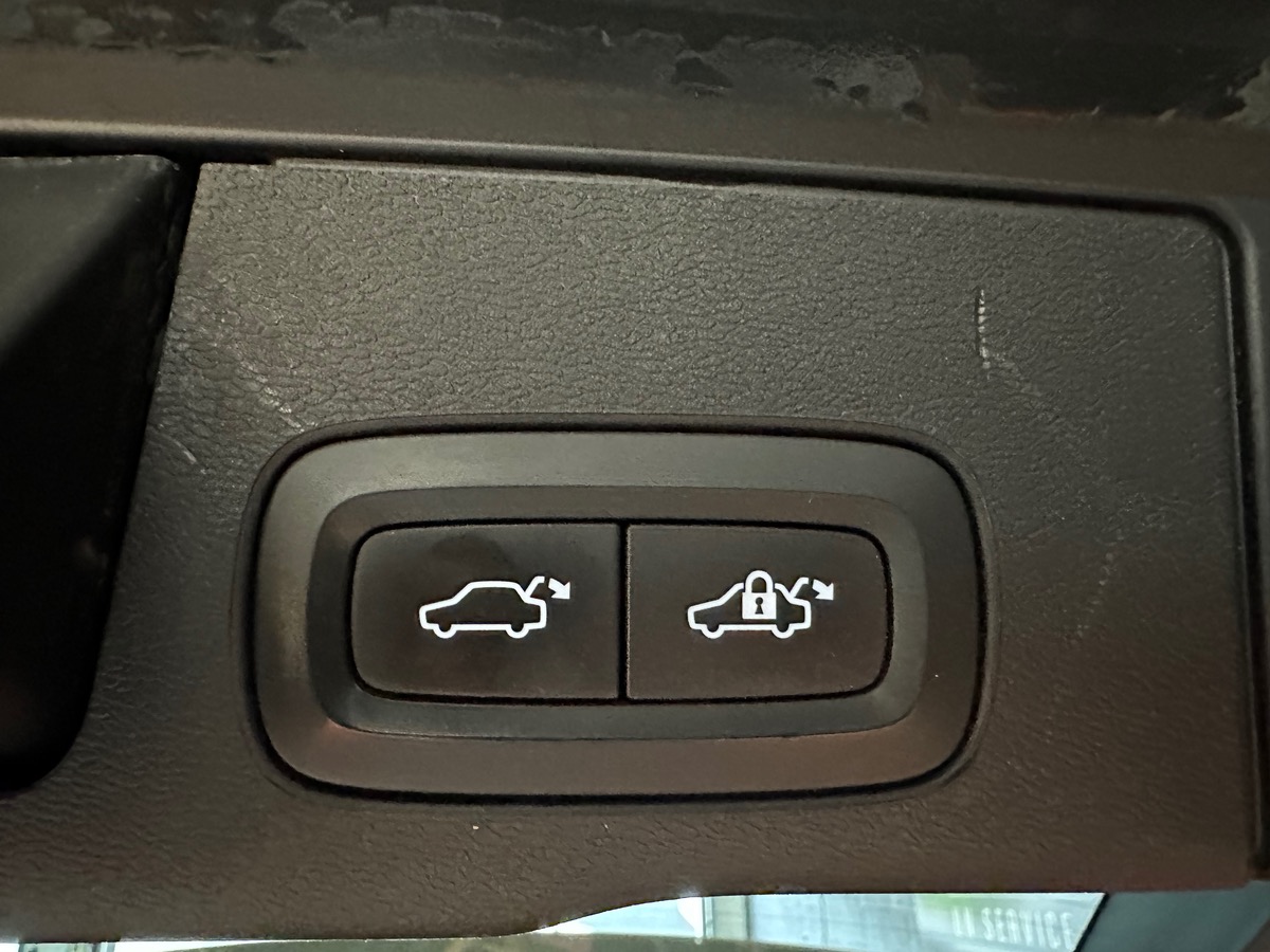 Volvo XC60 INSCRIPTION LUXE ****** Première main ****** 392 Plug in Hybride AWD Geartronic8 303 cv