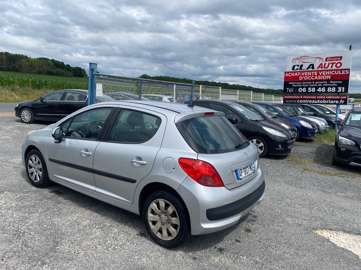 Peugeot 207 1.4 hdi 70cv 186010km trendy 