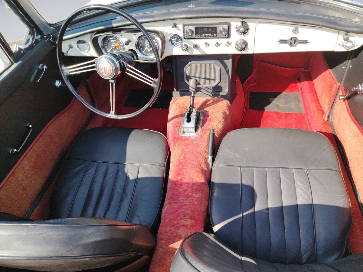 MG MG B CABRIOLET , 1965, boite auto MODELE TRES RARE