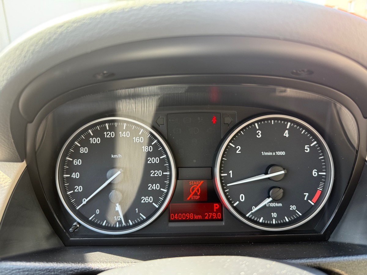 Bmw X1 20i 2L  184 X-Drive boite 8  X-line, Toit ouvrant, Sièges chauffants, Suivi complet