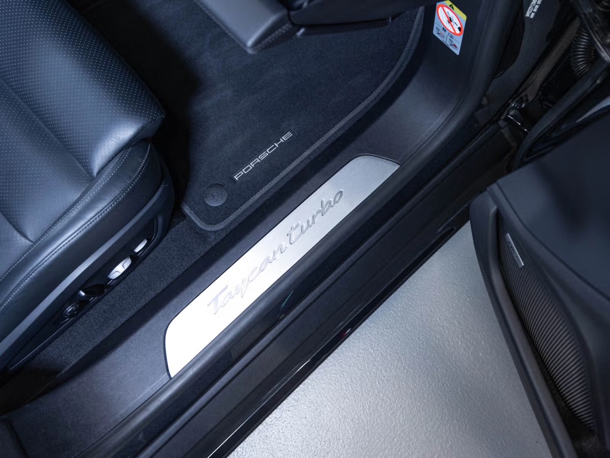Porsche Taycan Turbo 680ch Performance Battery+ Ecran Passager/360/Bose/Inno/Keyless/Roues AR direc.