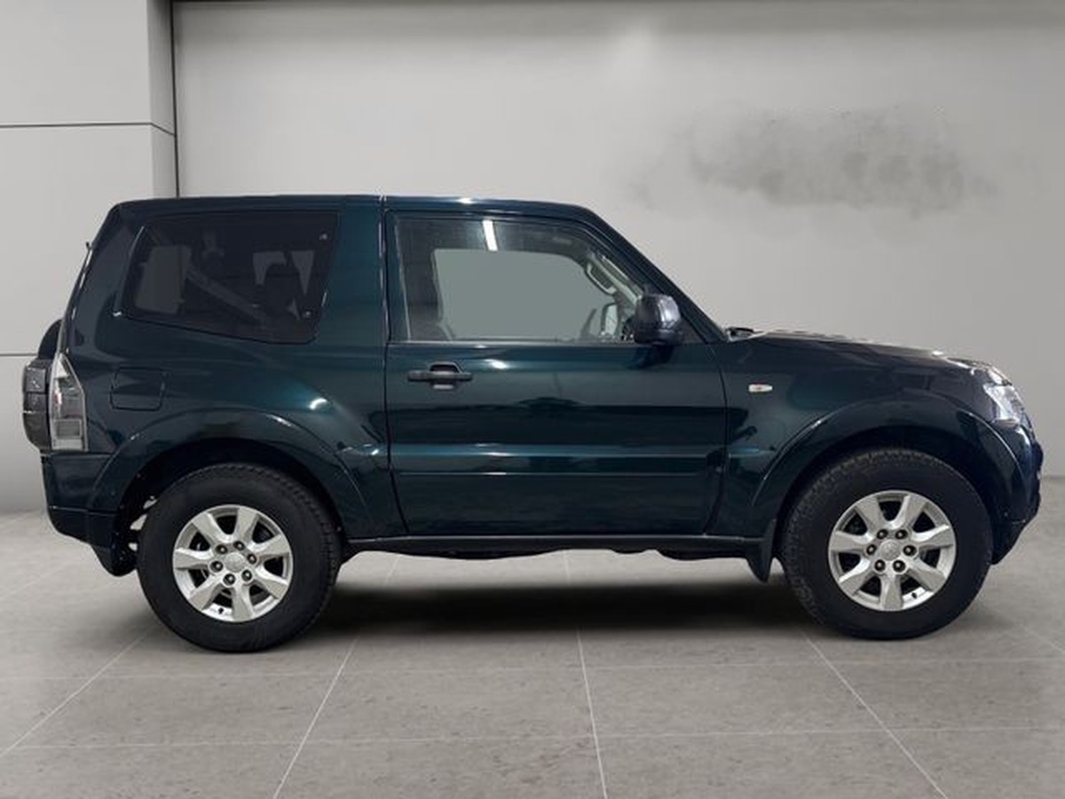 Mitsubishi Pajero 3.2 DI-D, 1ère main, inspection neuve