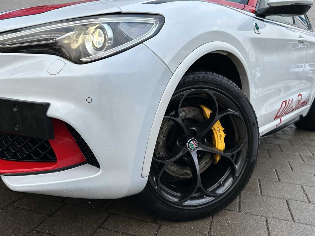 Alfa Romeo Stelvio 2.9 V6 510ch Quadrifoglio Q4 AT8 Toit ouvrant Harman-Kardon