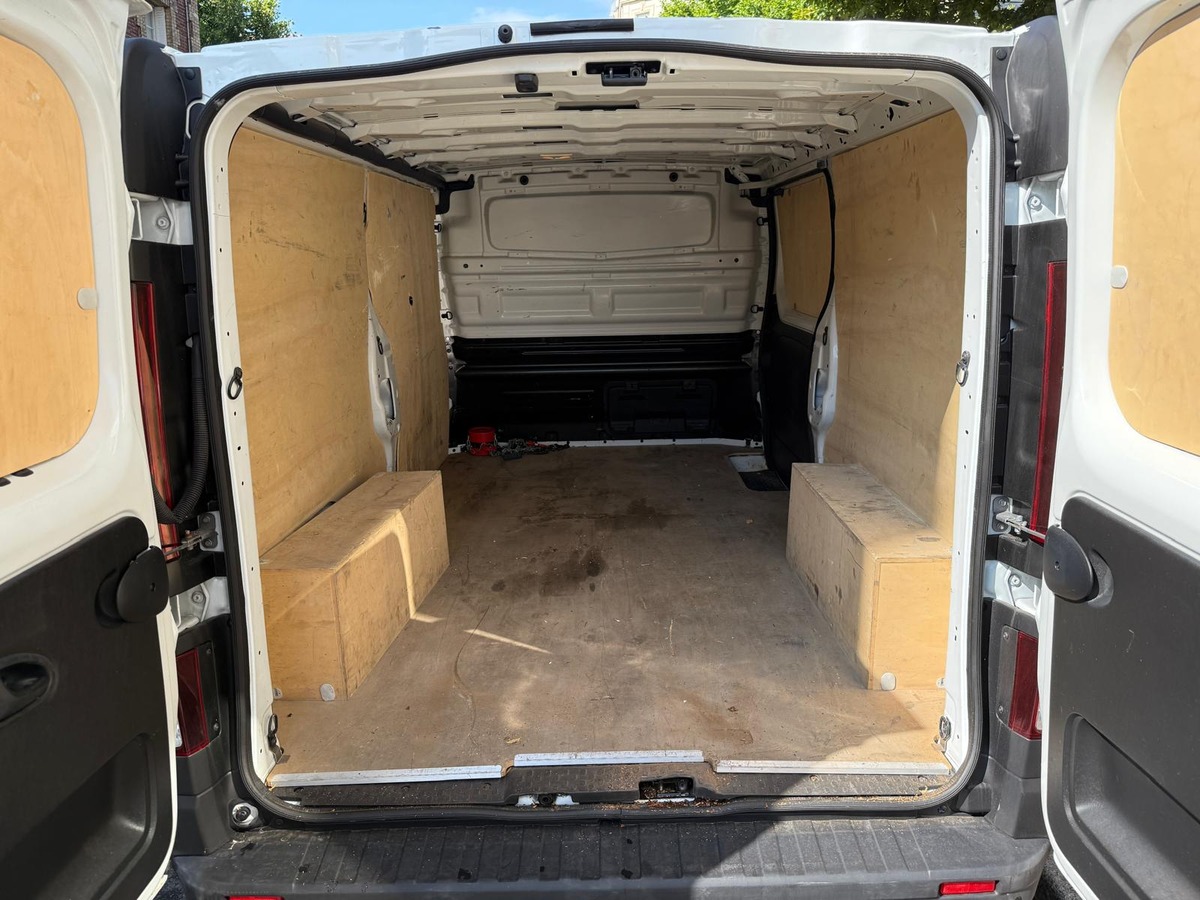 RENAULT Trafic III (2) FOURGON L2H1 2.0 DCI 1300 120