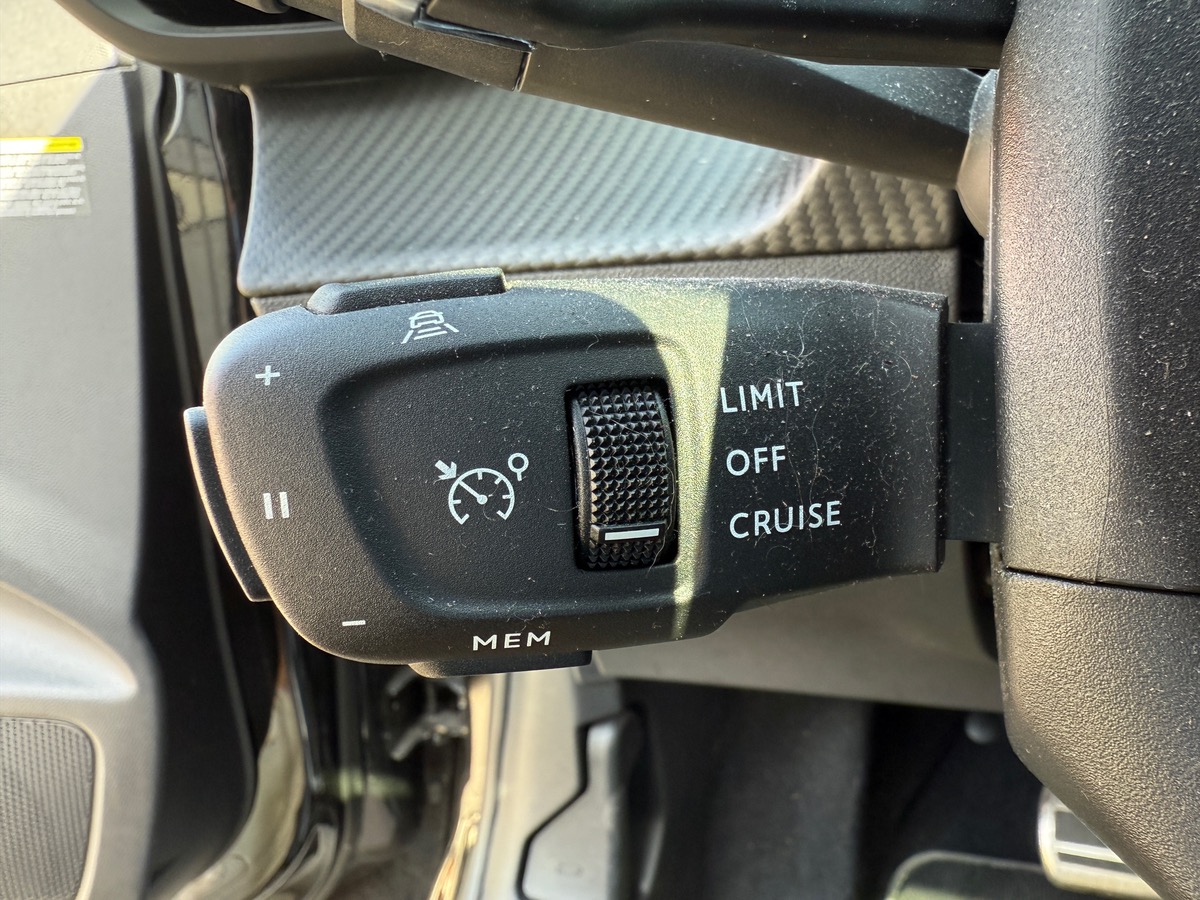 Peugeot 208 1.2 PureTech 130 ch GT Line EAT8, Toit Panoramique, I-Cockpit, Camera de recul