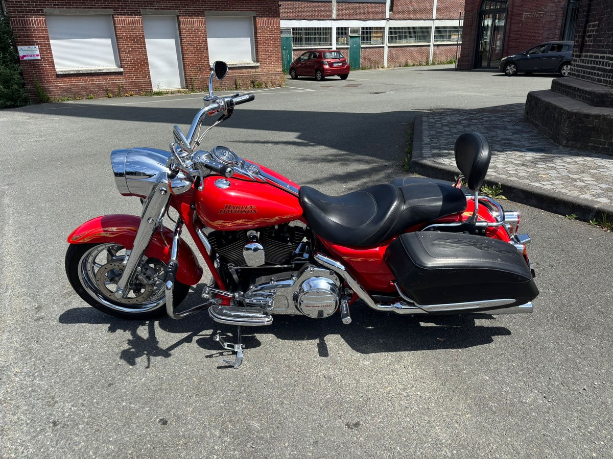 Moto Moto Harley-Davidson FLHRSE3 Screamin' Eagle Road King 2007