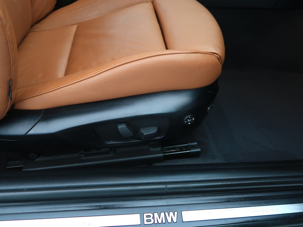 Bmw Série 3 BMW 330i xDrive Coupé 2011 – Performance et Luxe