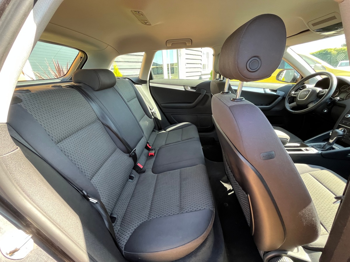 Audi A3 Phase 2 Sportback 1.6 TDi S-Tronic7 105 ch Boîte automatique