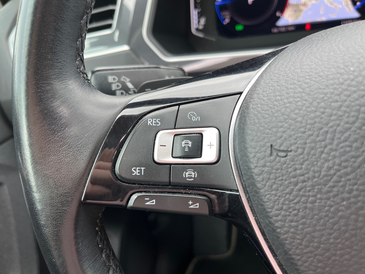 Volkswagen Tiguan 2.0 TDI 150ch DSG7 CARAT R-LINE , Suivi complet, Toit ouvrant, I-Cockpit