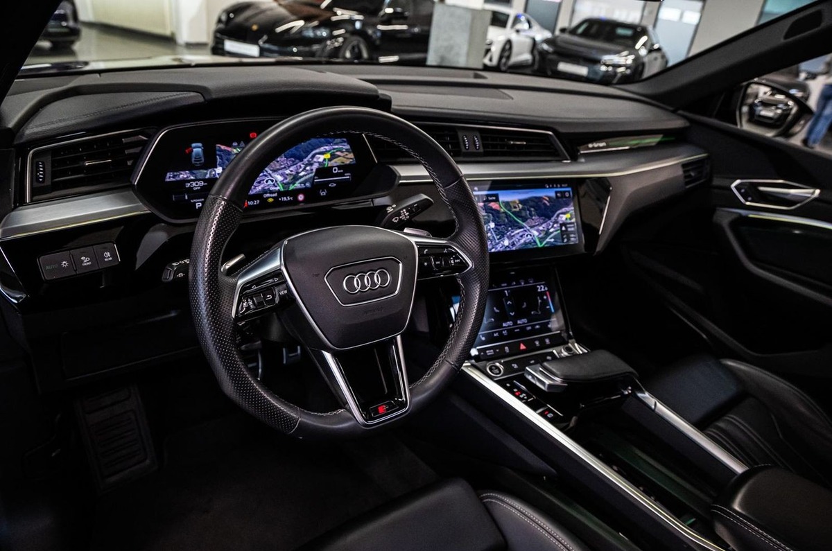 Audi Q8 e-tron 50 340ch S Line quattro Toit ouvrant Bang&Olufsen
