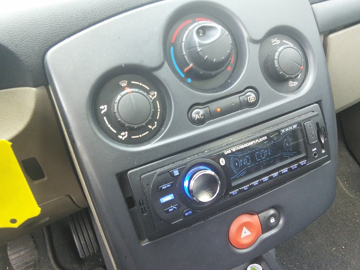 RENAULT Clio III III 1.5 dCi 68 CLIM