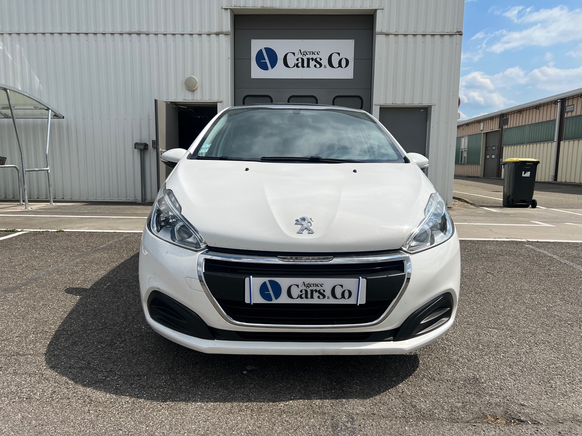 Peugeot 208 100 Cv BlueHDI STYLE, SUIVI COMPLET, TOIT PANORAMIQUE, SIEGES CHAUFFANTS