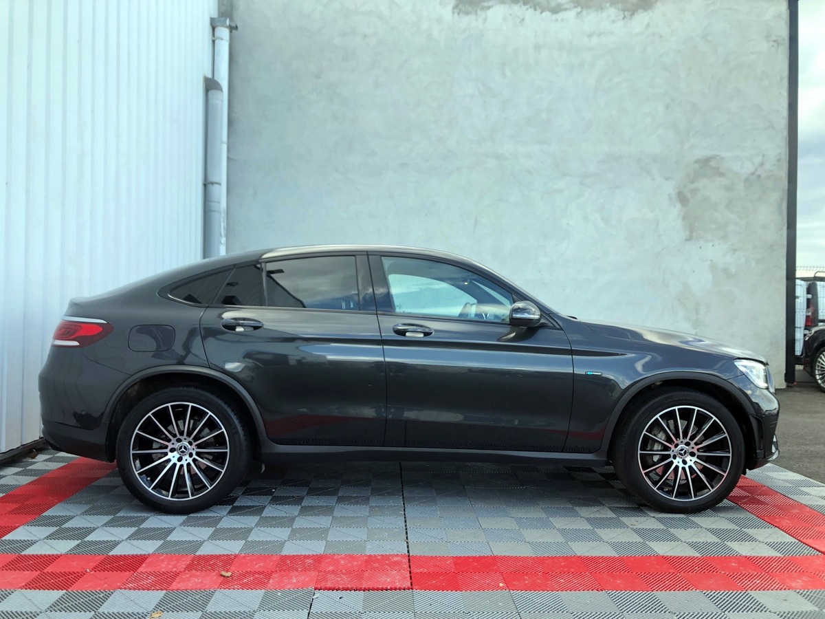 Mercedes-Benz GLC Coupé (2) 4MATIC 300e 211 AMG LINE