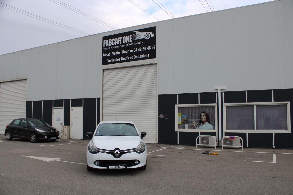 RENAULT Clio IV - 0.9I TCE 90CH LIMITED - Garantie 12 Mois